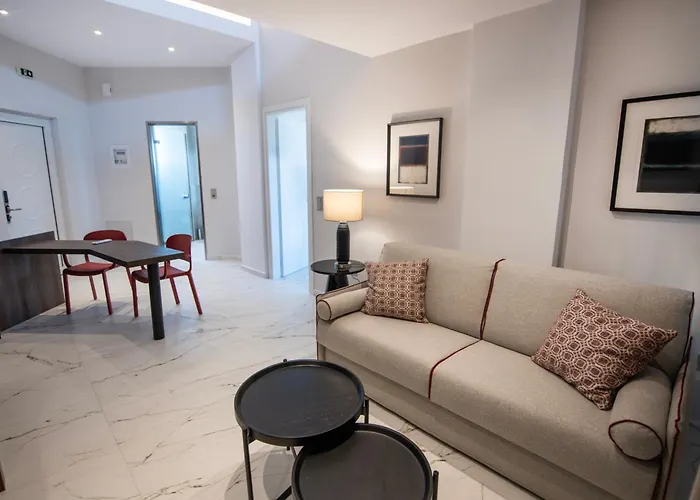 Diamond Aparthotel 4*